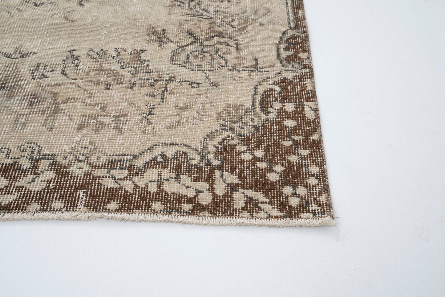 Decorative Turkish Rug, Handmade Area Small Rug, Vintage Rug, Oushak Carpet Rug, One of a kind rug, Farmhouse decor, Kid room rug, 9668