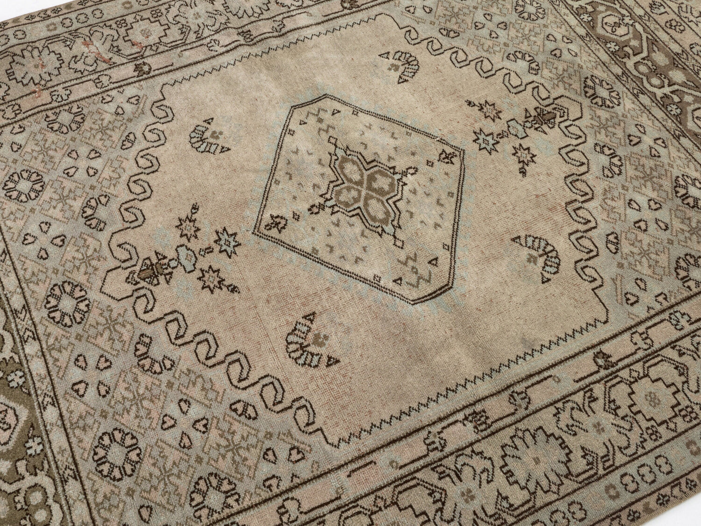 Muted Turkish Rug, Oushak Rug Neutral, Vintage Rug, Carpet rug, Area rug, 4x6 Handmade rug, Anatolia rug, Antique Oushak Rug,Office rug,8896