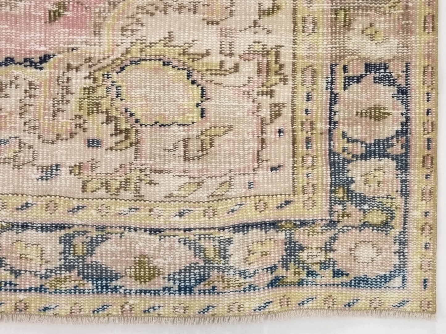 Pink Turkish rug, Oushak rug, Medallion Area Rug, Carpet rug, Vintage Rug 5x8, Eclectic Decor, Antique rug, Natural rug, Handmade rug,10216